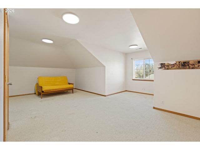 145 CROSS CREEK Dr, Roseburg, OR 97471