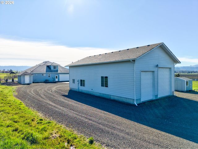 145 CROSS CREEK Dr, Roseburg, OR 97471