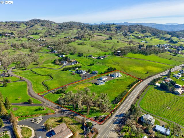 145 CROSS CREEK Dr, Roseburg, OR 97471