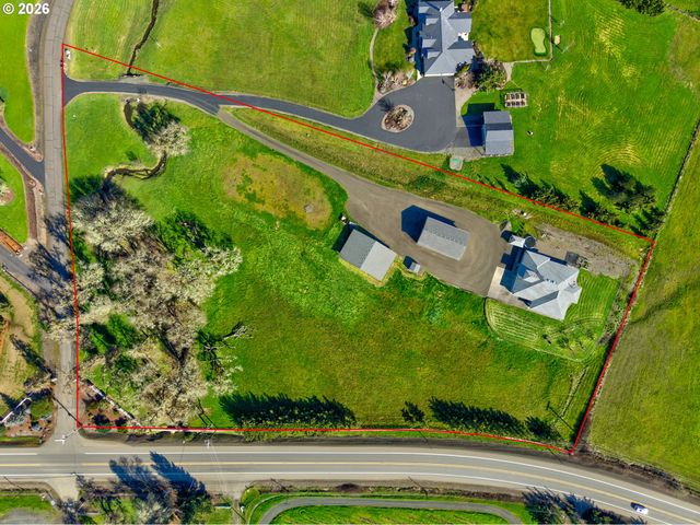 145 CROSS CREEK Dr, Roseburg, OR 97471