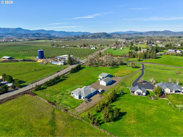 145 CROSS CREEK Dr, Roseburg, OR 97471