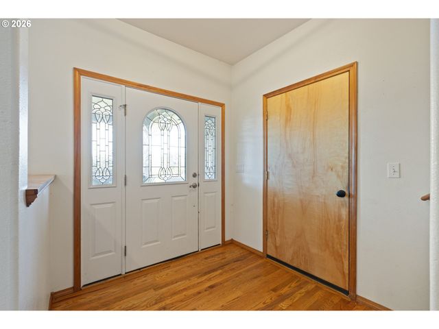 145 CROSS CREEK Dr, Roseburg, OR 97471