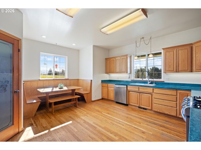 145 CROSS CREEK Dr, Roseburg, OR 97471