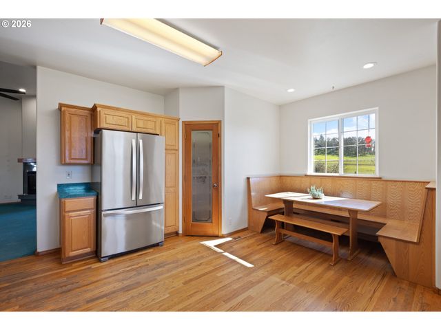 145 CROSS CREEK Dr, Roseburg, OR 97471