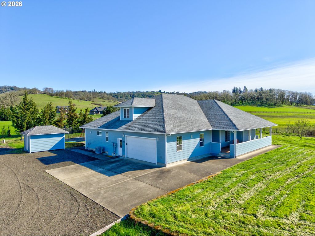 145 CROSS CREEK Dr, Roseburg, OR 97471