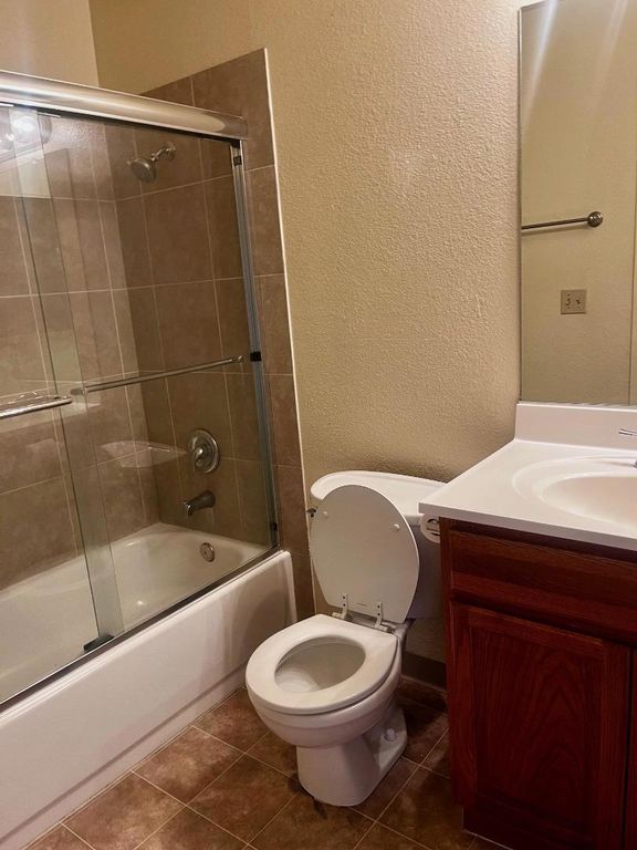 Image 14 of property listing at 8804 N Winding Way, Fair Oaks, CA 95628