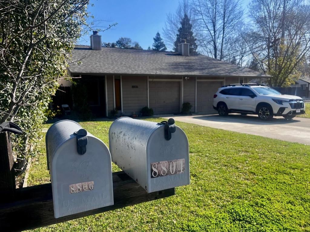 Image 3 of property listing at 8804 N Winding Way, Fair Oaks, CA 95628