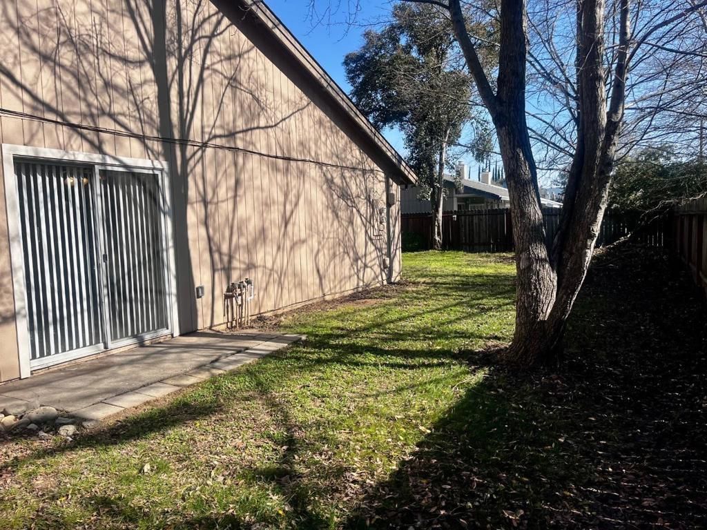 Image 6 of property listing at 8804 N Winding Way, Fair Oaks, CA 95628