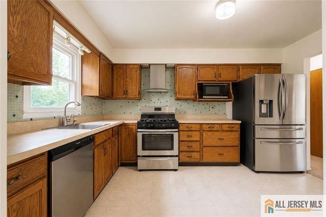 66 Edison Avenue, Edison, NJ 08820