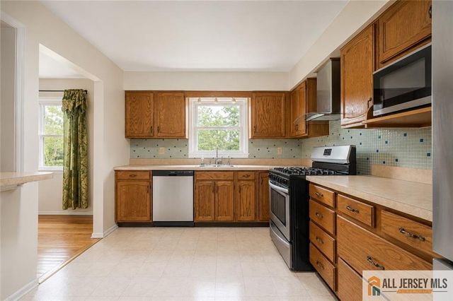66 Edison Avenue, Edison, NJ 08820