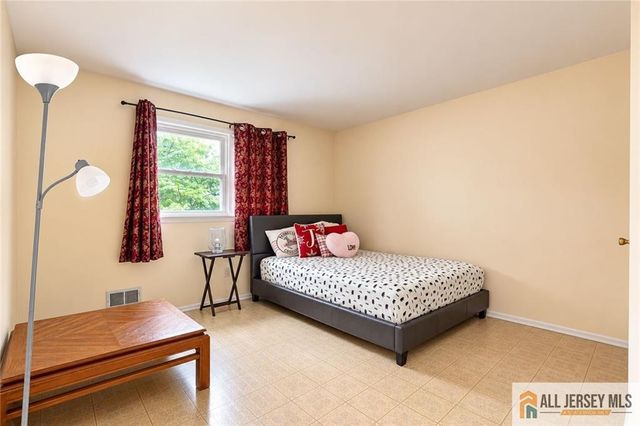 66 Edison Avenue, Edison, NJ 08820