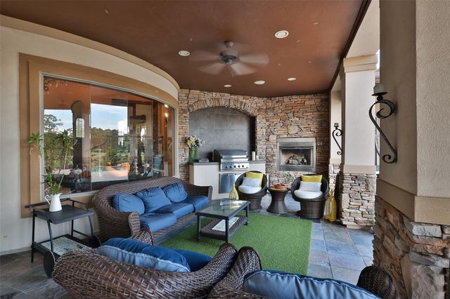 22 Post Shadow Estate Drive, Spring, TX 77389