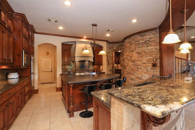 22 Post Shadow Estate Drive, Spring, TX 77389