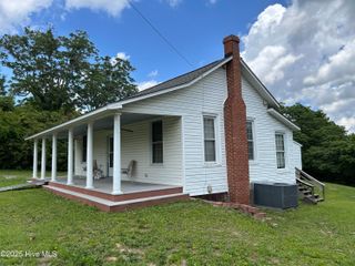 106 W Barrett Street, Carthage, NC 28327