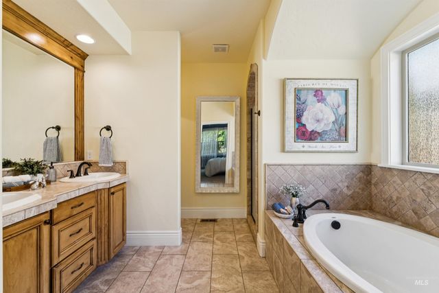 1614 W Par Court, Eagle, ID 83616
