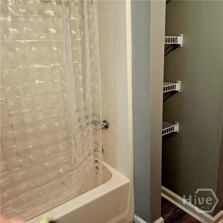 Image 5 of property listing at 66 E Egrets Nest Lane, Richmond Hill, GA 31324