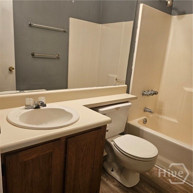 Image 8 of property listing at 66 E Egrets Nest Lane, Richmond Hill, GA 31324