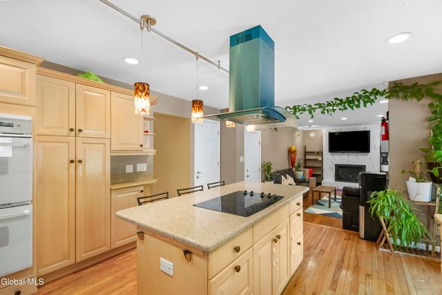 51 Aspen Circle, Albany, NY 12208