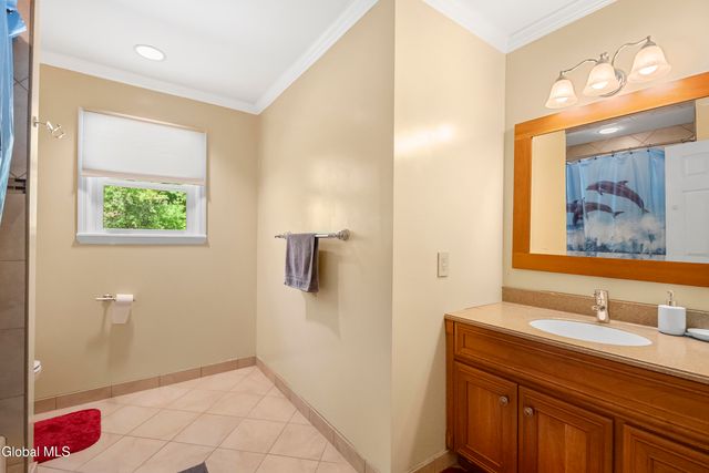 51 Aspen Circle, Albany, NY 12208