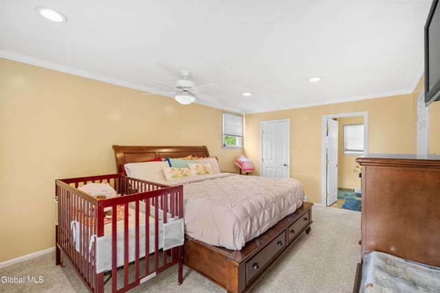 51 Aspen Circle, Albany, NY 12208