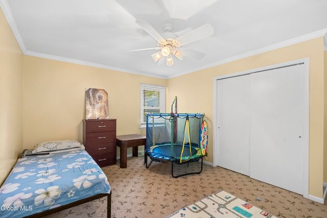 51 Aspen Circle, Albany, NY 12208