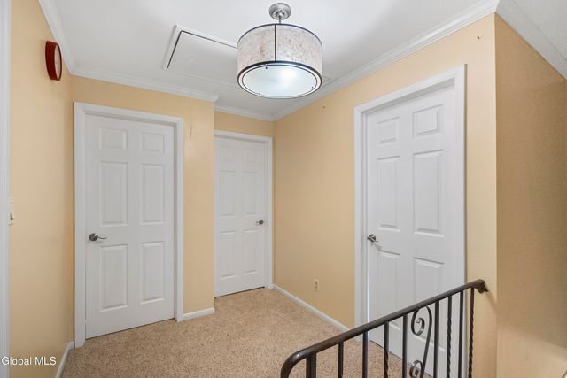 51 Aspen Circle, Albany, NY 12208