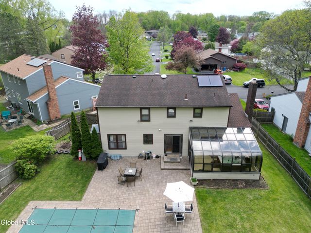 51 Aspen Circle, Albany, NY 12208