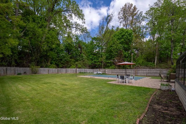 51 Aspen Circle, Albany, NY 12208