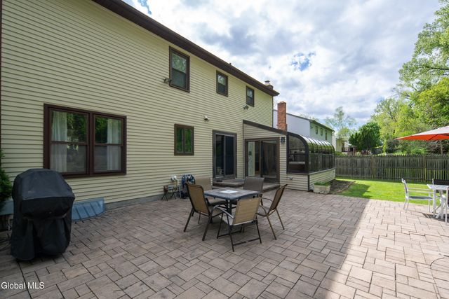 51 Aspen Circle, Albany, NY 12208