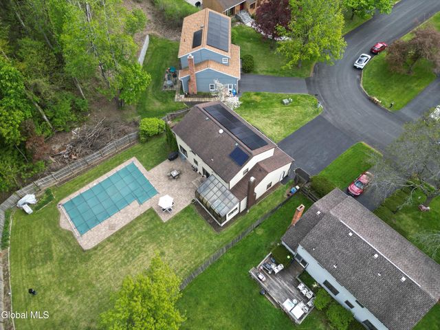 51 Aspen Circle, Albany, NY 12208