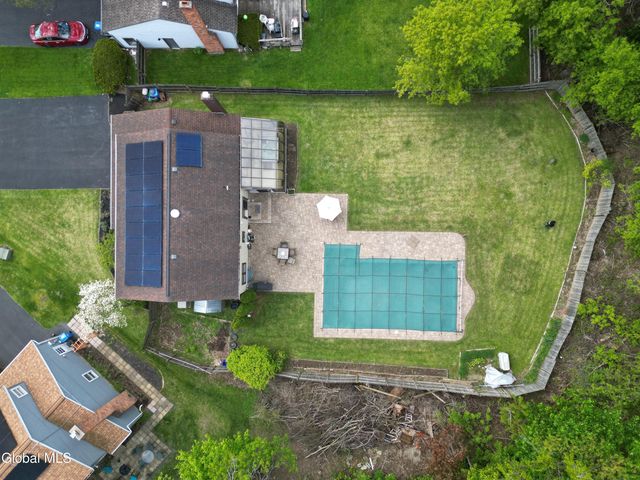 51 Aspen Circle, Albany, NY 12208