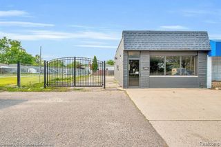 15615 E 10 Mile Road, Eastpointe, MI 48021