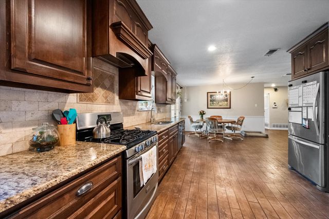 140 Jill Ann Drive, Burleson, TX 76028
