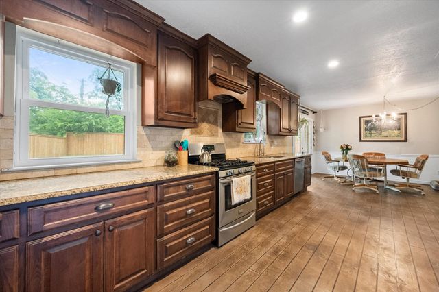 140 Jill Ann Drive, Burleson, TX 76028