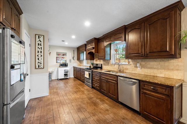 140 Jill Ann Drive, Burleson, TX 76028
