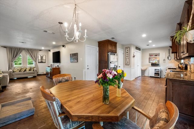 140 Jill Ann Drive, Burleson, TX 76028