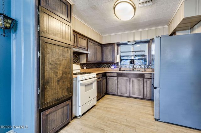 2129 N Main Street, St. Martinville, LA 70582