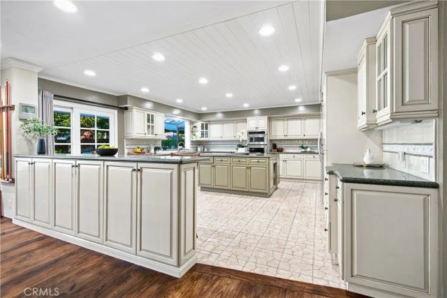 30220 Walford Court, Agoura Hills, CA 91301