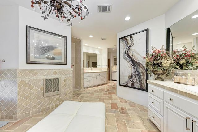 408 Haney TRCE, Horseshoe Bay, TX 78657