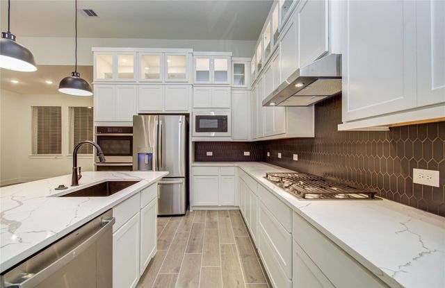 15034 Mission Avenue, Mont Belvieu, TX 77523