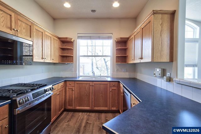 4856 NW Huserik Dr, Portland, OR 97229
