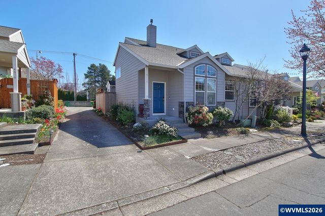 4856 NW Huserik Dr, Portland, OR 97229