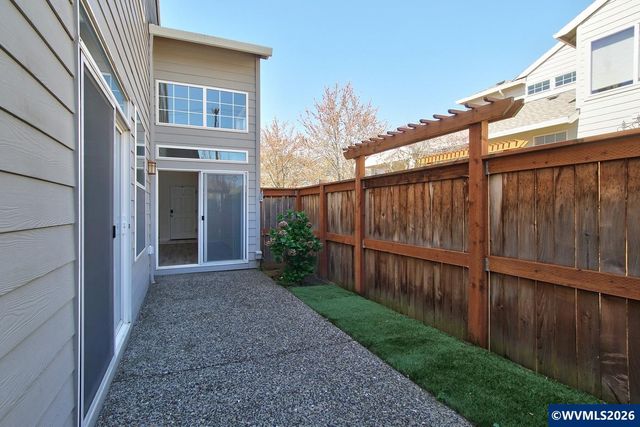 4856 NW Huserik Dr, Portland, OR 97229