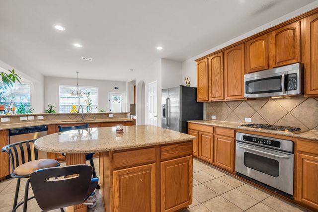 2228 Sparrow Hawk Court, Grand Prairie, TX 75052