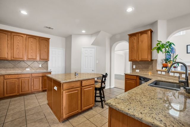 2228 Sparrow Hawk Court, Grand Prairie, TX 75052