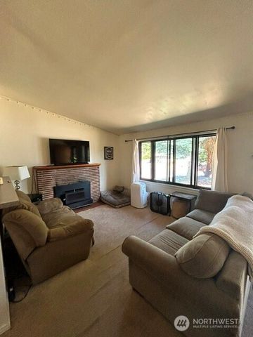 20119 14th Avenue S, Seatac, WA 98198