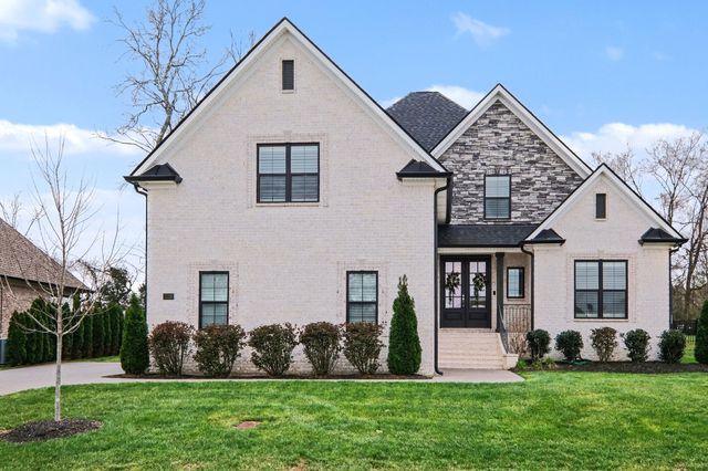 1124 Willow Springs Dr, Lebanon, TN 37087