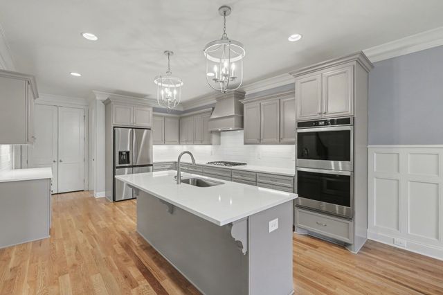 1124 Willow Springs Dr, Lebanon, TN 37087