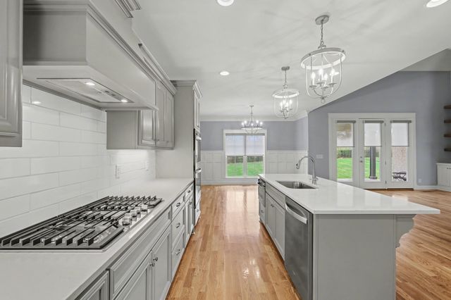 1124 Willow Springs Dr, Lebanon, TN 37087