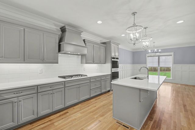 1124 Willow Springs Dr, Lebanon, TN 37087